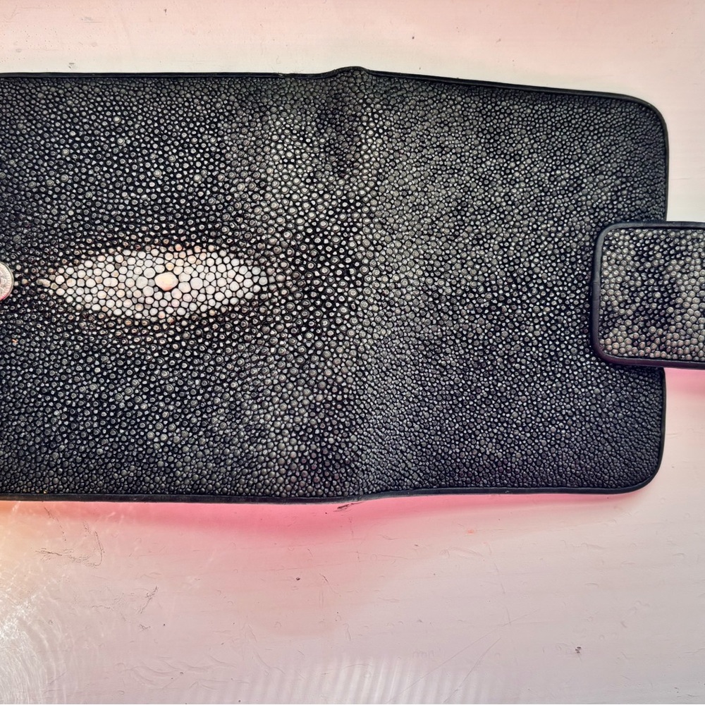 AUTHENTIC STINGRAY WALLET - Picture 7 of 10